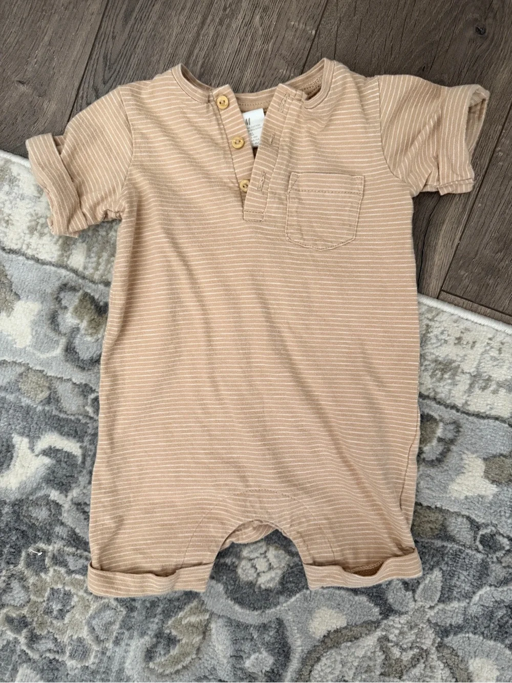 H&M Baby Boy Short-Sleeve One-Piece in Light Tan Stripe (0-3 months)